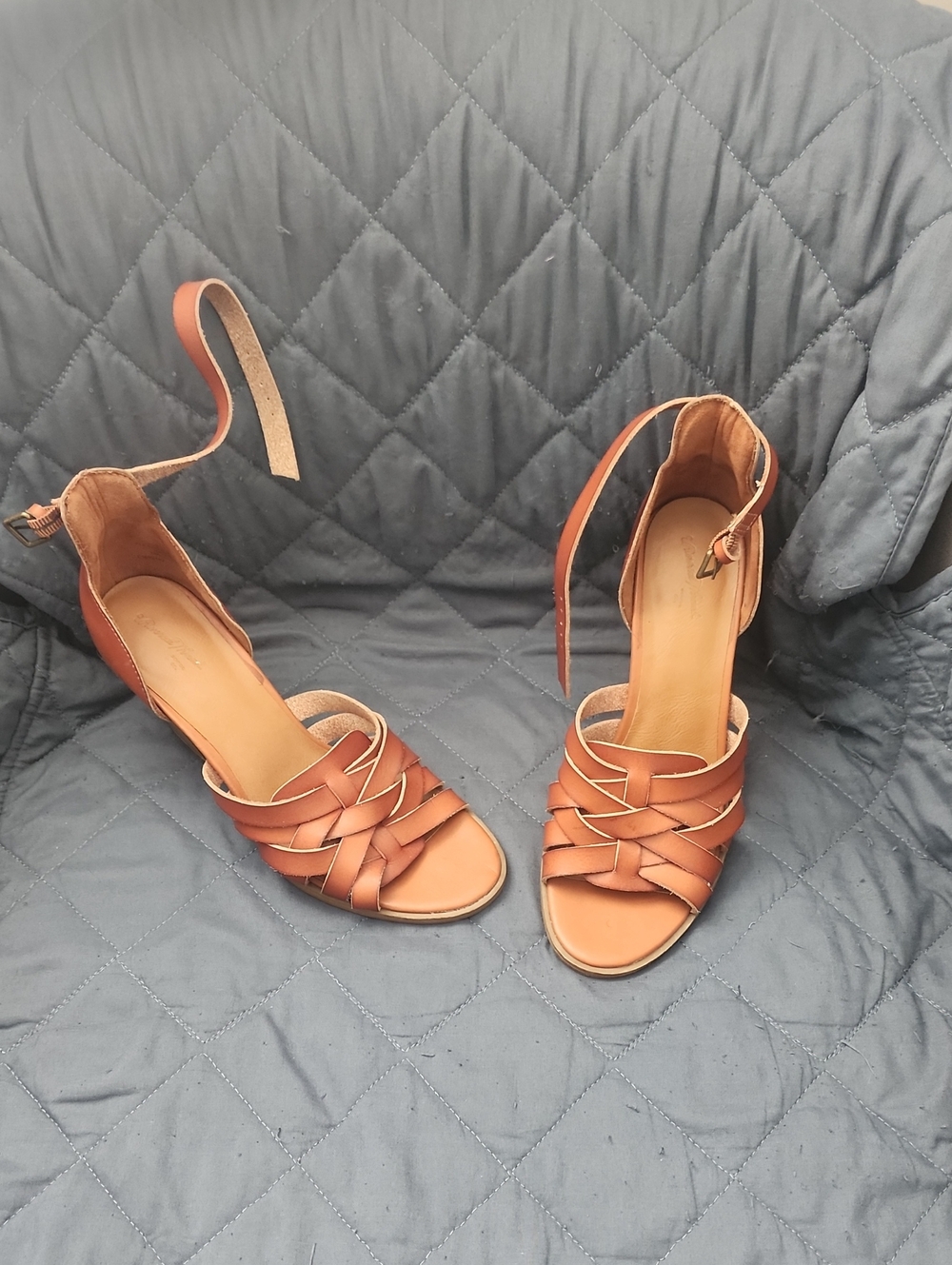 Universal Thread Tan Strappy Ankle-Wrap Heels